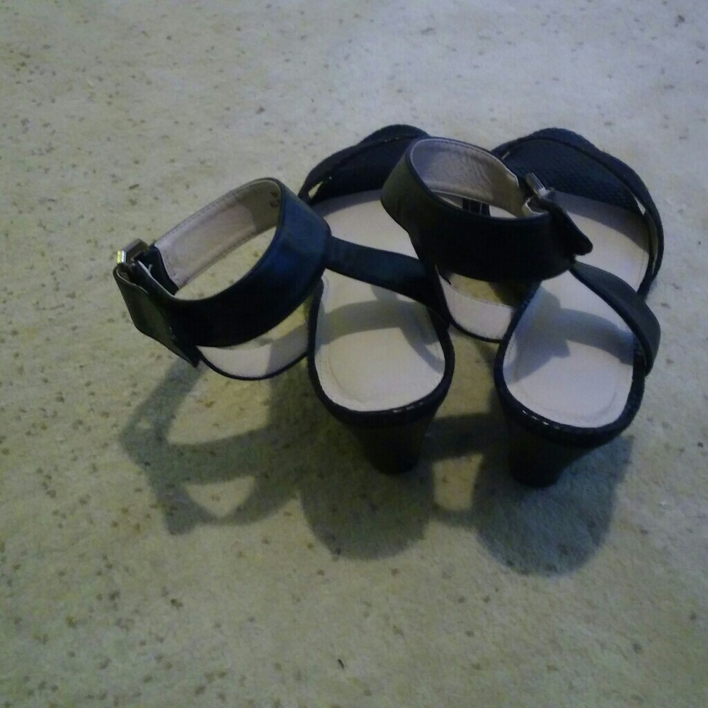 Shoes - Picture 2 of 5
